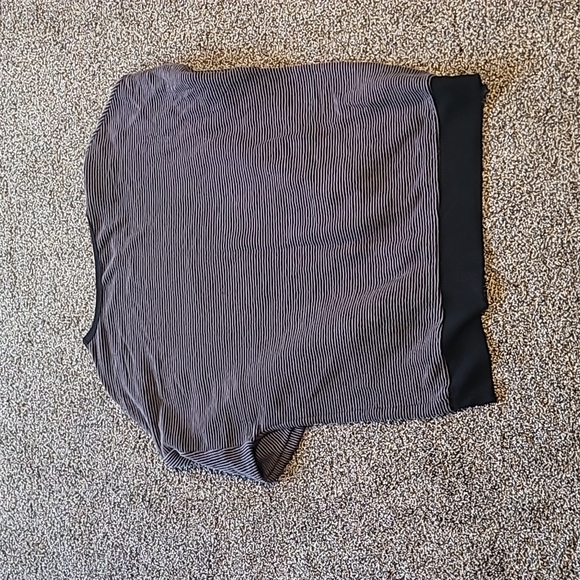 Black and gray sweater - Picture 5 of 5